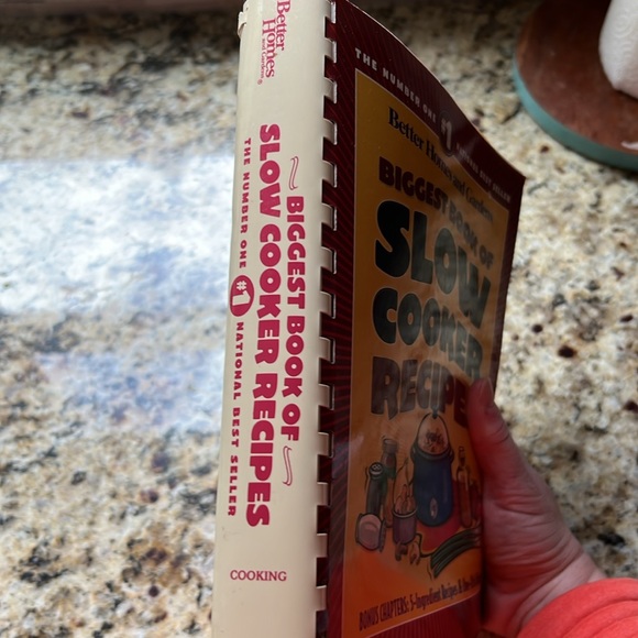 The Biggest Book of Slow Cooker Recipes cookbook - Picture 2 of 6